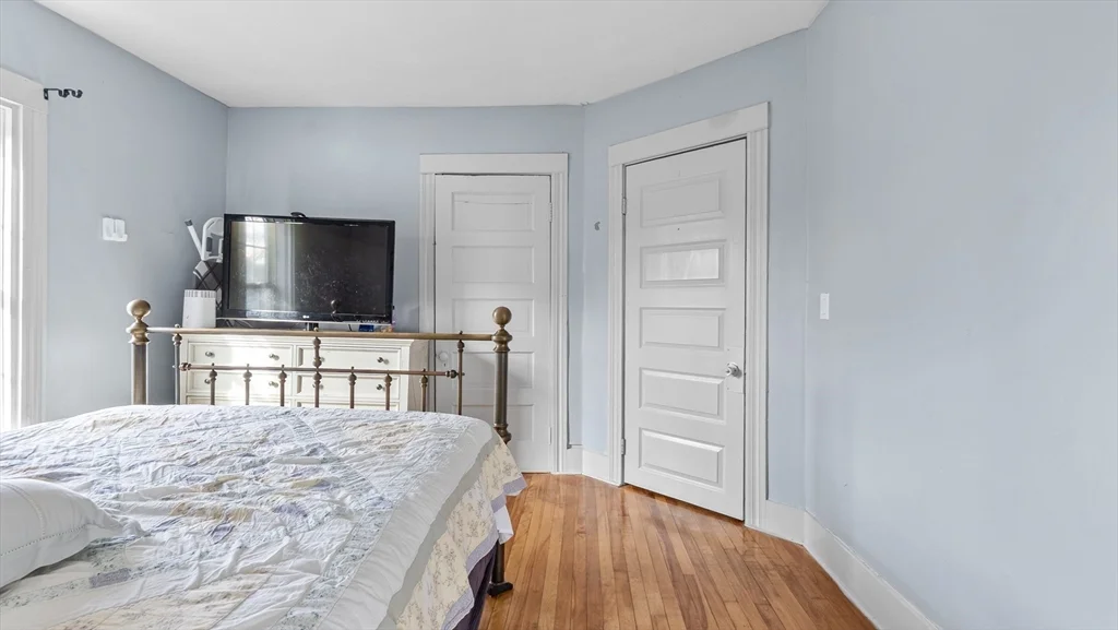 4 bed, 1 bath apartment for rent at 6 Crescent St Unit 6, Whitinsville — photo 11 of 24