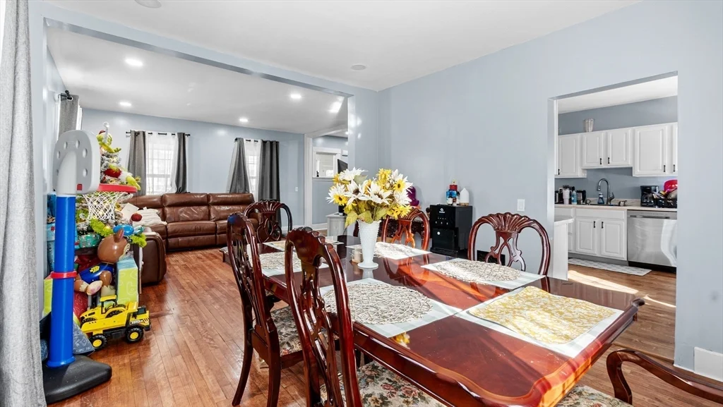 4 bed, 1 bath apartment for rent at 6 Crescent St Unit 6, Whitinsville — photo 9 of 24