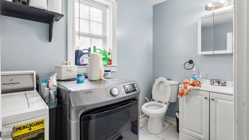 4 bed, 1 bath apartment for rent at 6 Crescent St Unit 6, Whitinsville — photo 5 of 24
