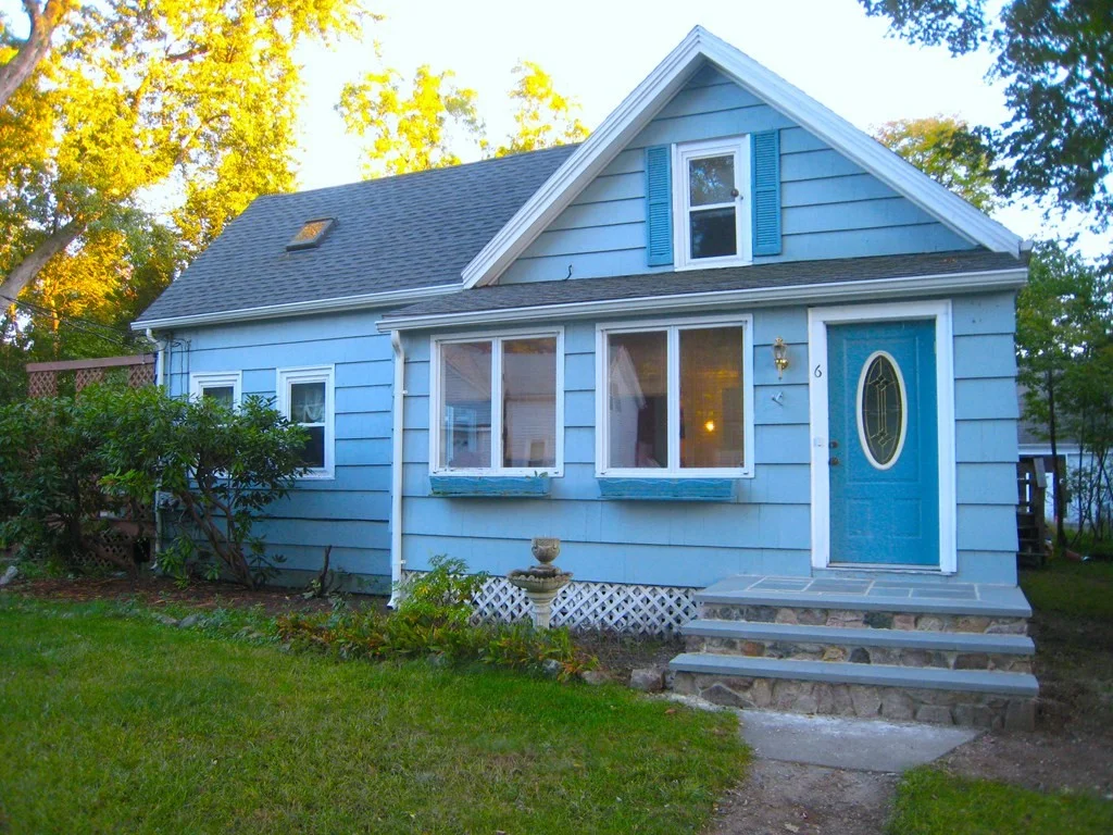 3 bed, 1 bath apartment for rent at 6 Cross Unit 1, Natick — photo 2 of 7