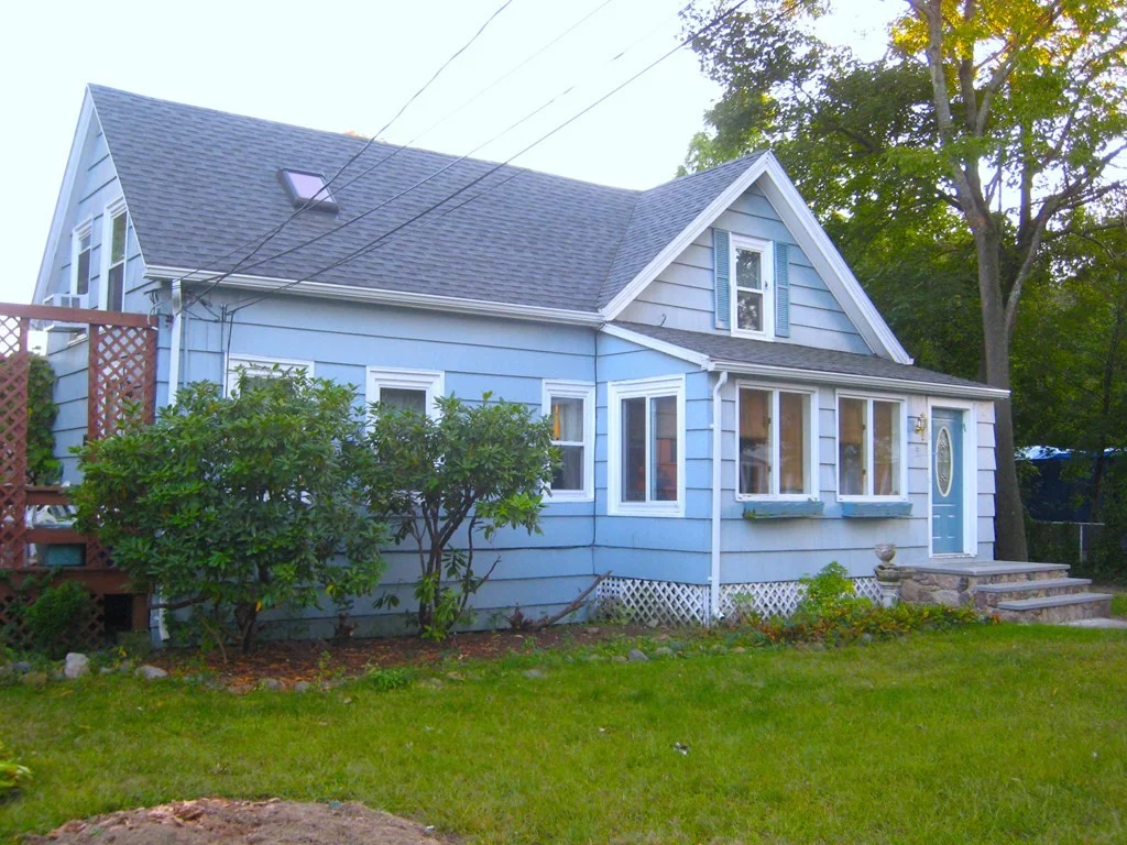 3 bed, 1 bath apartment for rent at 6 Cross Unit 1, Natick — photo 1 of 7