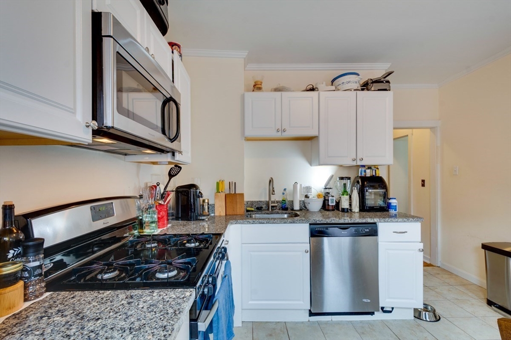 2 bed, 1 bath apartment for rent at 6 Cutter Park Unit 1, Davis Square — photo 4 of 11