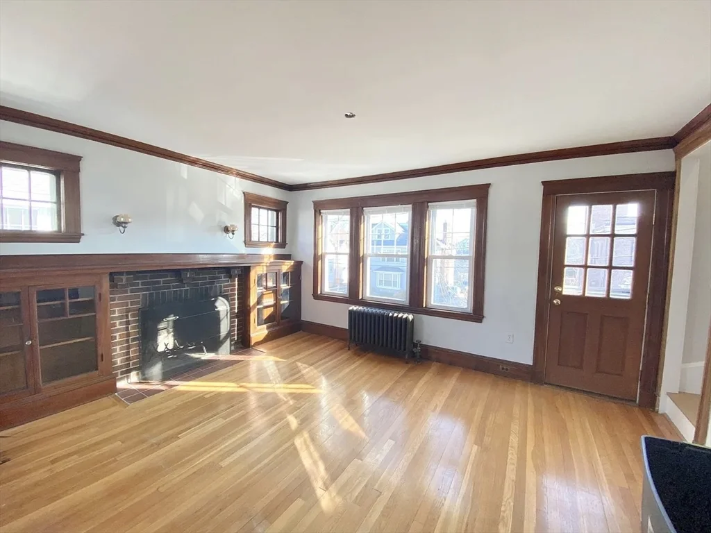4 bed, 2 bath apartment for rent at 6 Dalton Rd Unit 6, Belmont — photo 9 of 21
