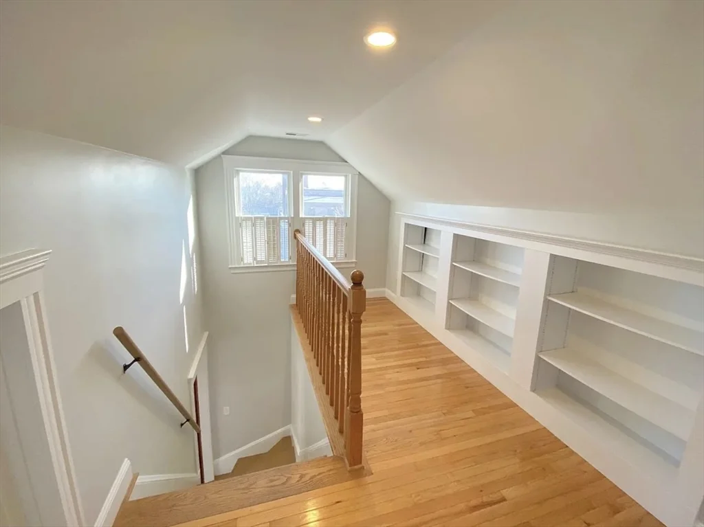 4 bed, 2 bath apartment for rent at 6 Dalton Rd Unit 6, Belmont — photo 10 of 21