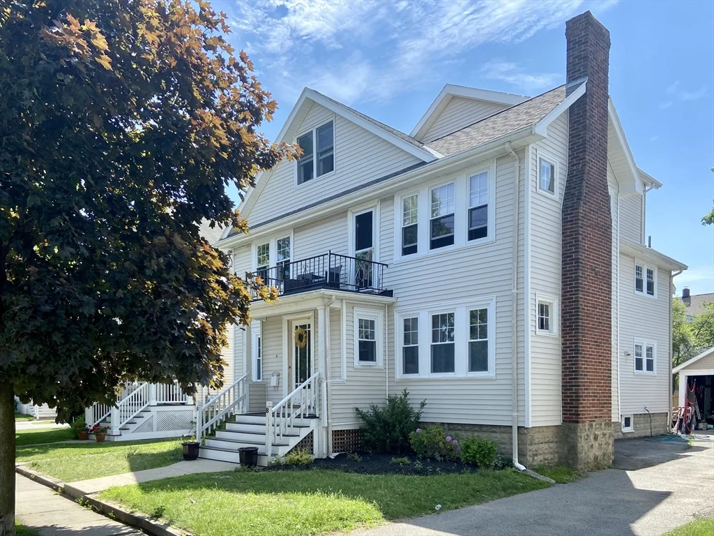 4 bed, 2 bath apartment for rent at 6 Dalton Rd Unit 6, Belmont — photo 1 of 21