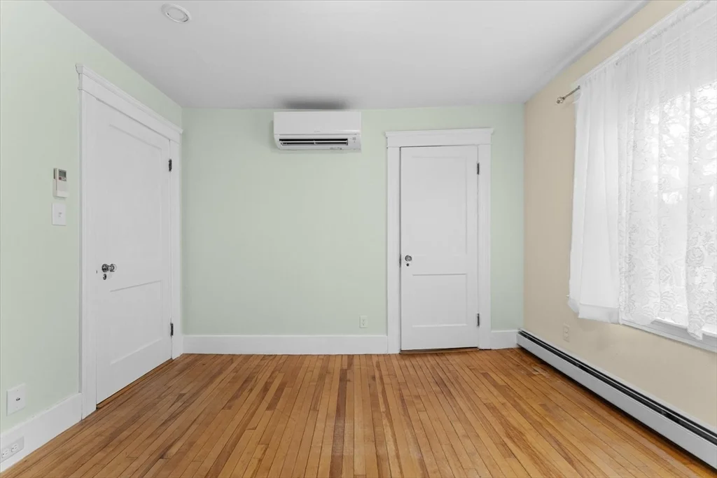 3 bed, 1 bath apartment for rent at 6 Davis Way, Worcester — photo 34 of 39