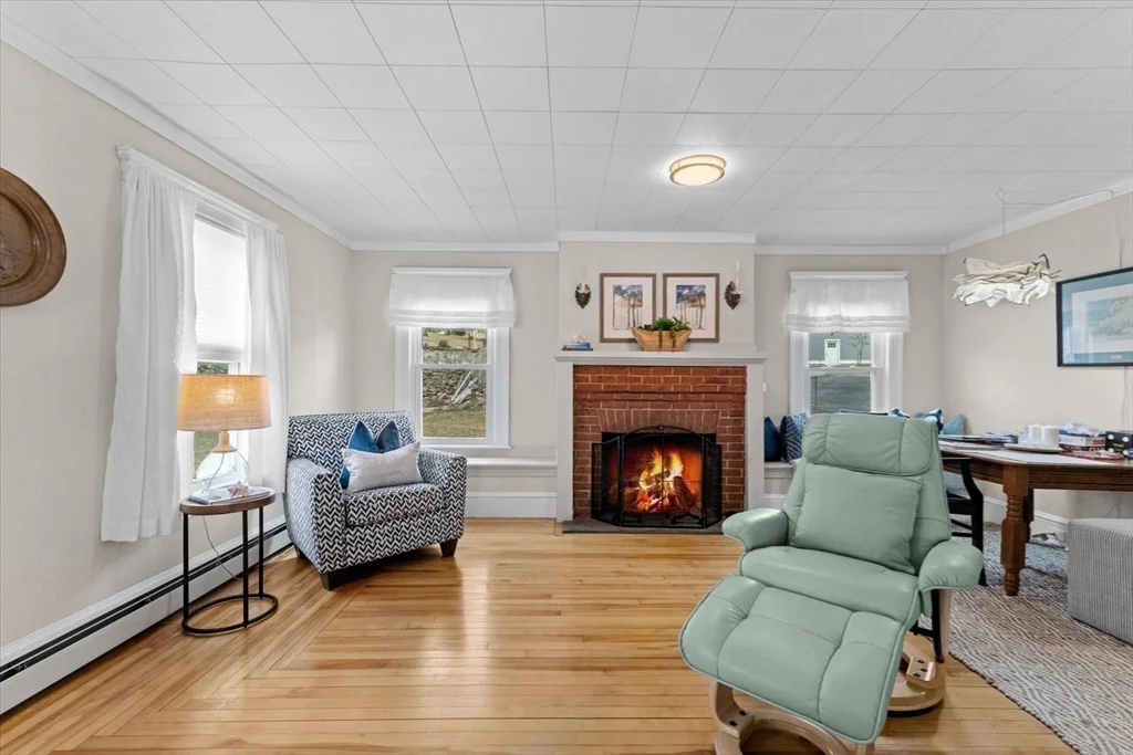 3 bed, 1 bath apartment for rent at 6 Davis Way, Worcester — photo 15 of 39