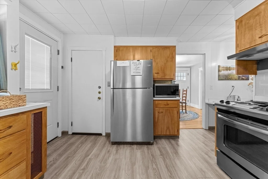 3 bed, 1 bath apartment for rent at 6 Davis Way, Worcester — photo 7 of 39