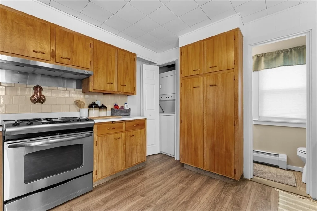 3 bed, 1 bath apartment for rent at 6 Davis Way, Worcester — photo 8 of 39