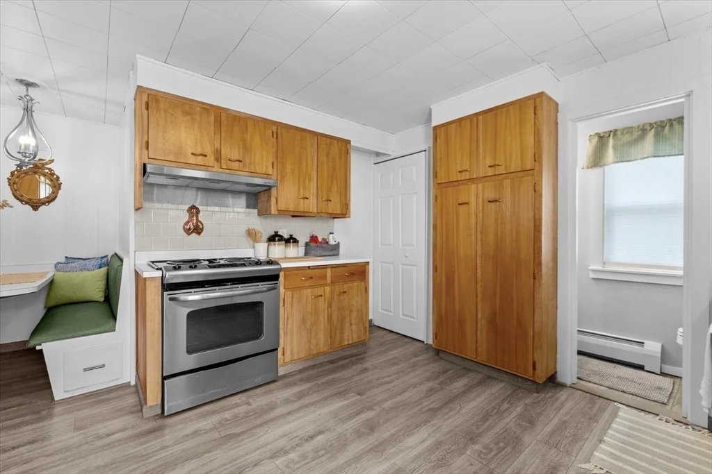 3 bed, 1 bath apartment for rent at 6 Davis Way, Worcester — photo 9 of 39