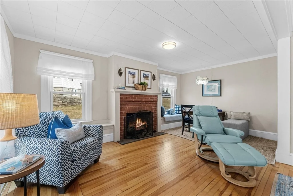 3 bed, 1 bath apartment for rent at 6 Davis Way, Worcester — photo 16 of 39
