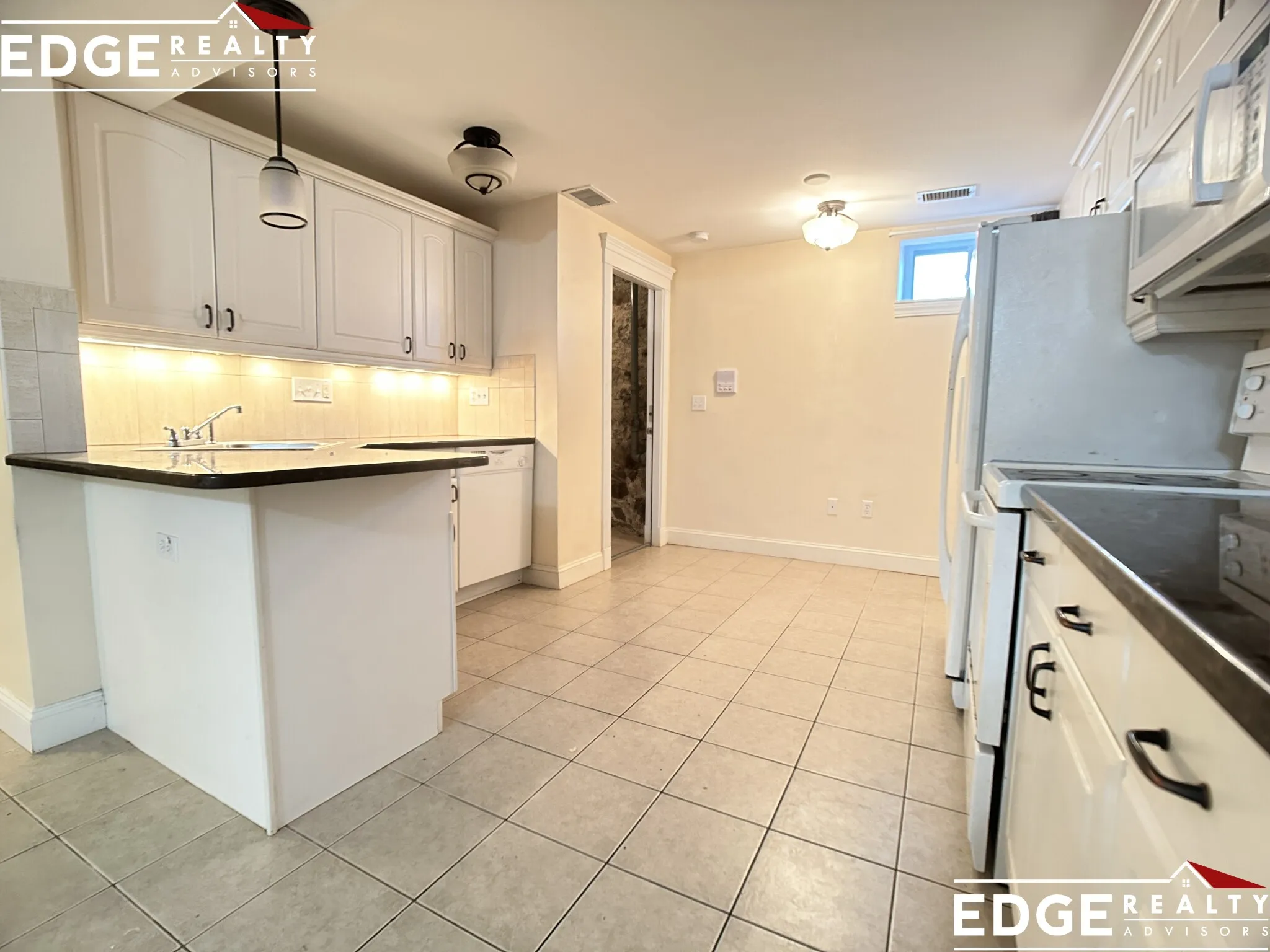 2 bed, 1 bath apartment for rent at 6 Delaware Pl Unit B, Brighton — photo 2 of 8
