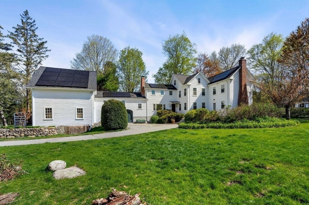 4 bed, 2 bath apartment for rent at 6 Depot St Unit SF, Westford — photo 3 of 20