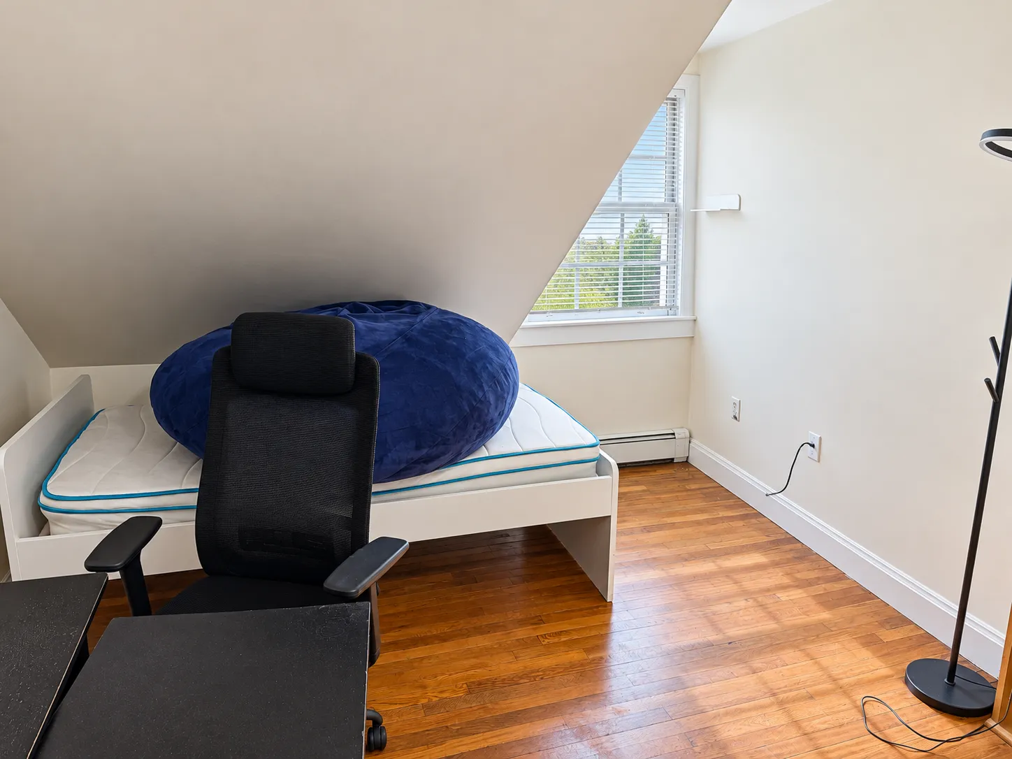 Studio bed, 1 bath apartment for rent at 6 Derne St Unit 14, Beacon Hill