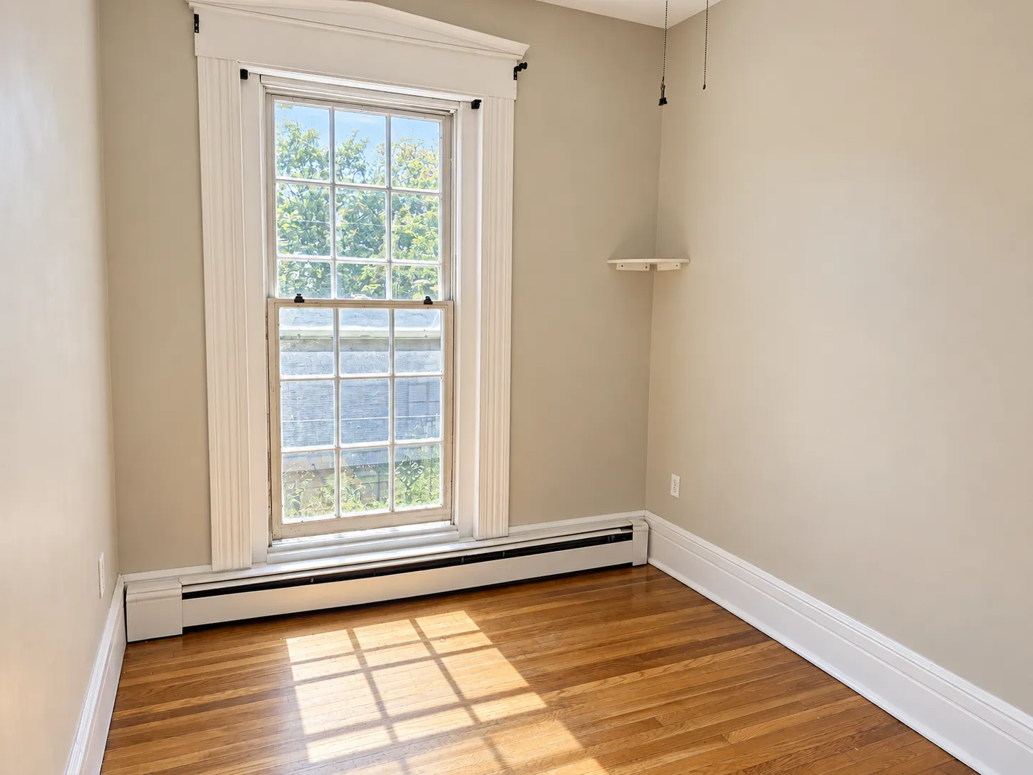 1 bed, 1 bath apartment for rent at 6 Derne St Unit 4, Beacon Hill