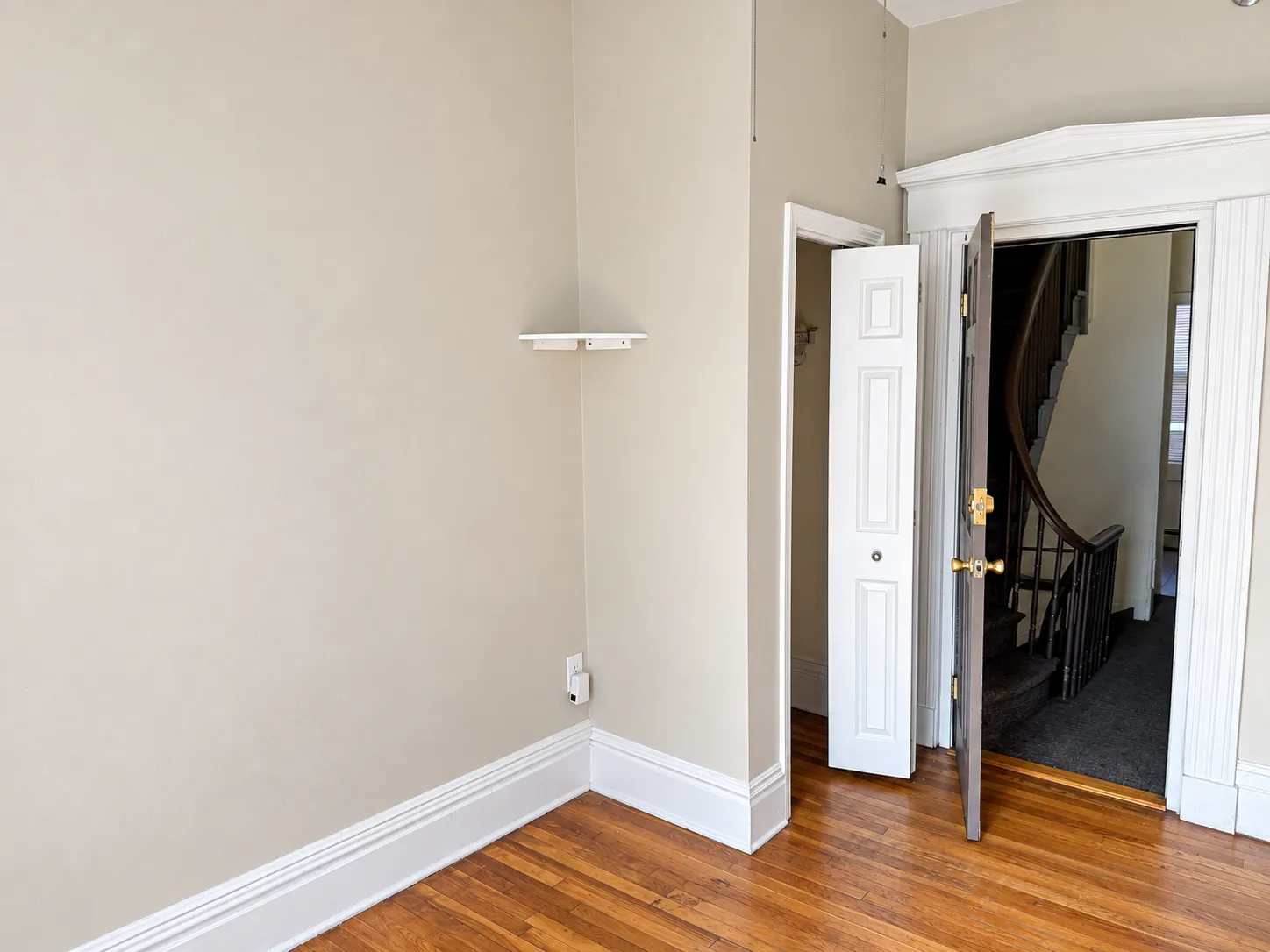 1 bed, 1 bath apartment for rent at 6 Derne St Unit 4, Beacon Hill — photo 2 of 8