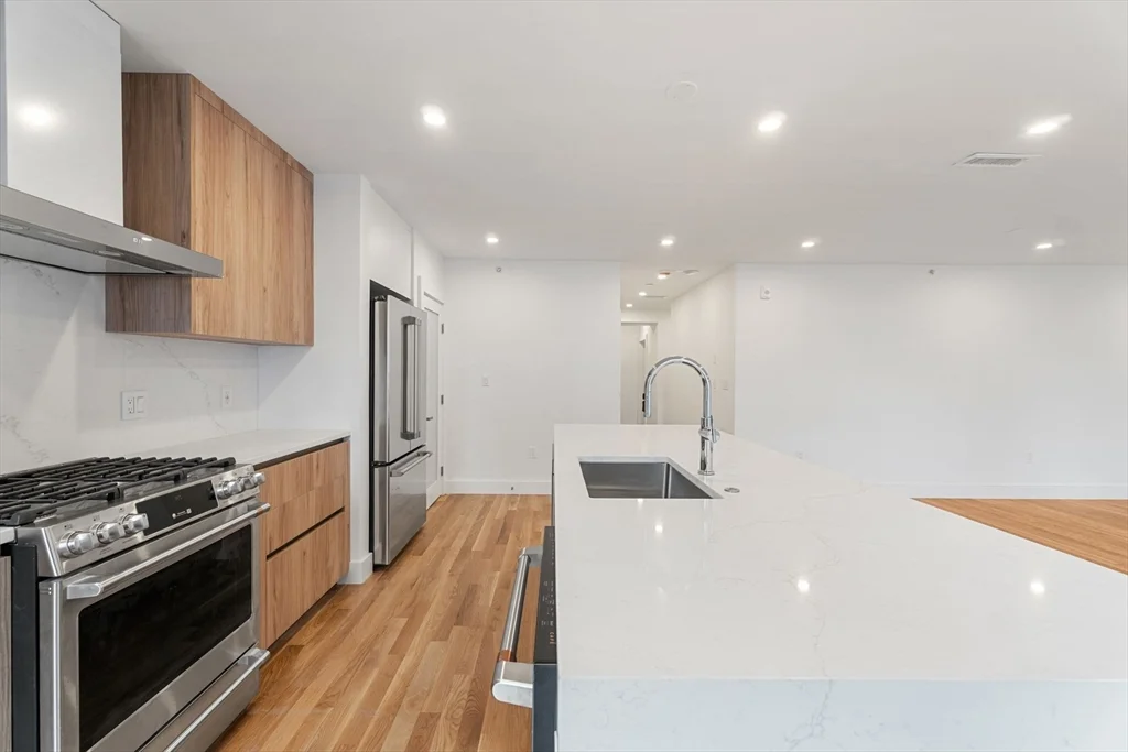 2 bed, 2 bath apartment for rent at 6 Devine Way Unit 2, South Boston — photo 4 of 29