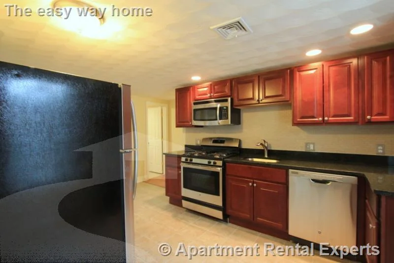 2 bed, 2 bath apartment for rent at 6 Douglass St Unit 3, Central Square — photo 6 of 20
