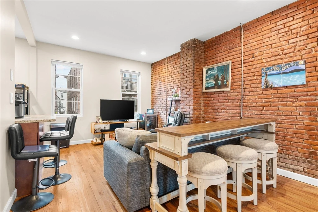 1 bed, 1 bath apartment for rent at 6 Drake Pl Unit 2, East Boston — photo 3 of 11
