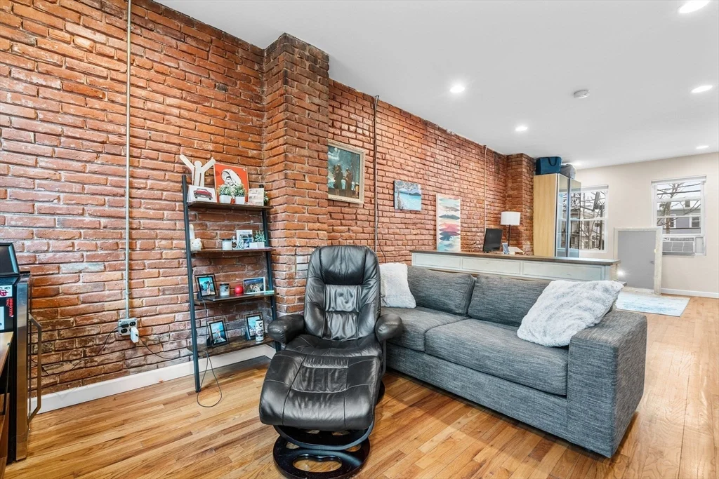 1 bed, 1 bath apartment for rent at 6 Drake Pl Unit 2, East Boston — photo 4 of 11