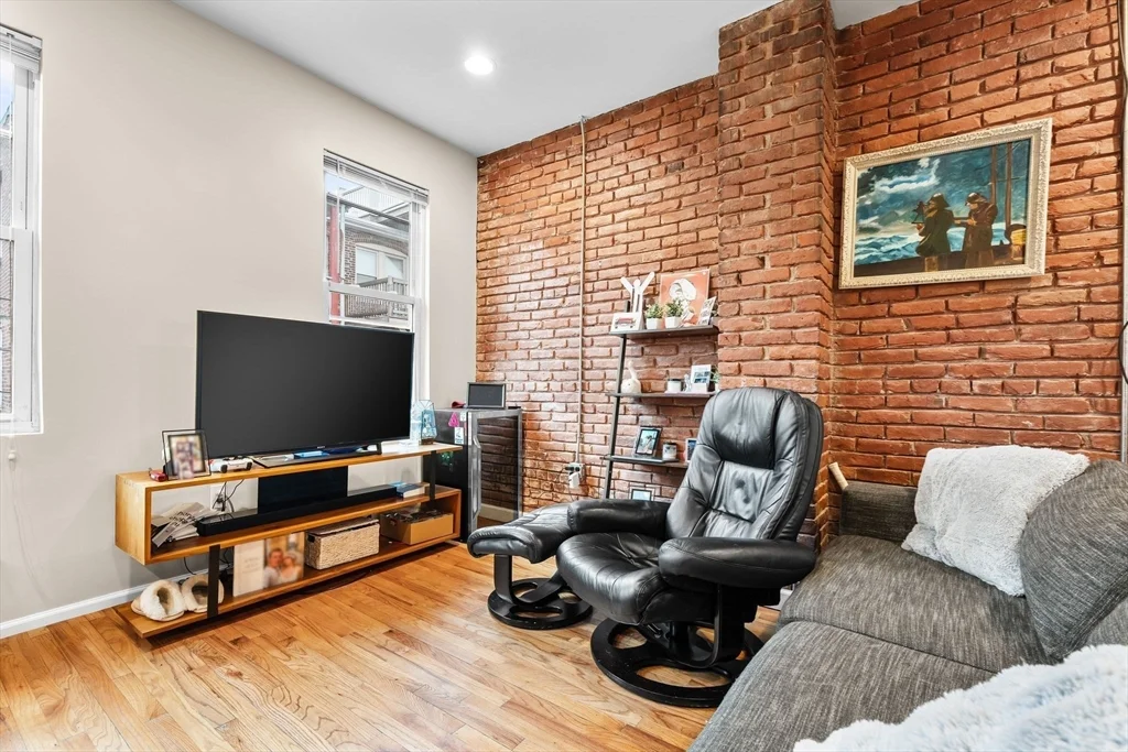 1 bed, 1 bath apartment for rent at 6 Drake Pl Unit 2, East Boston — photo 5 of 11