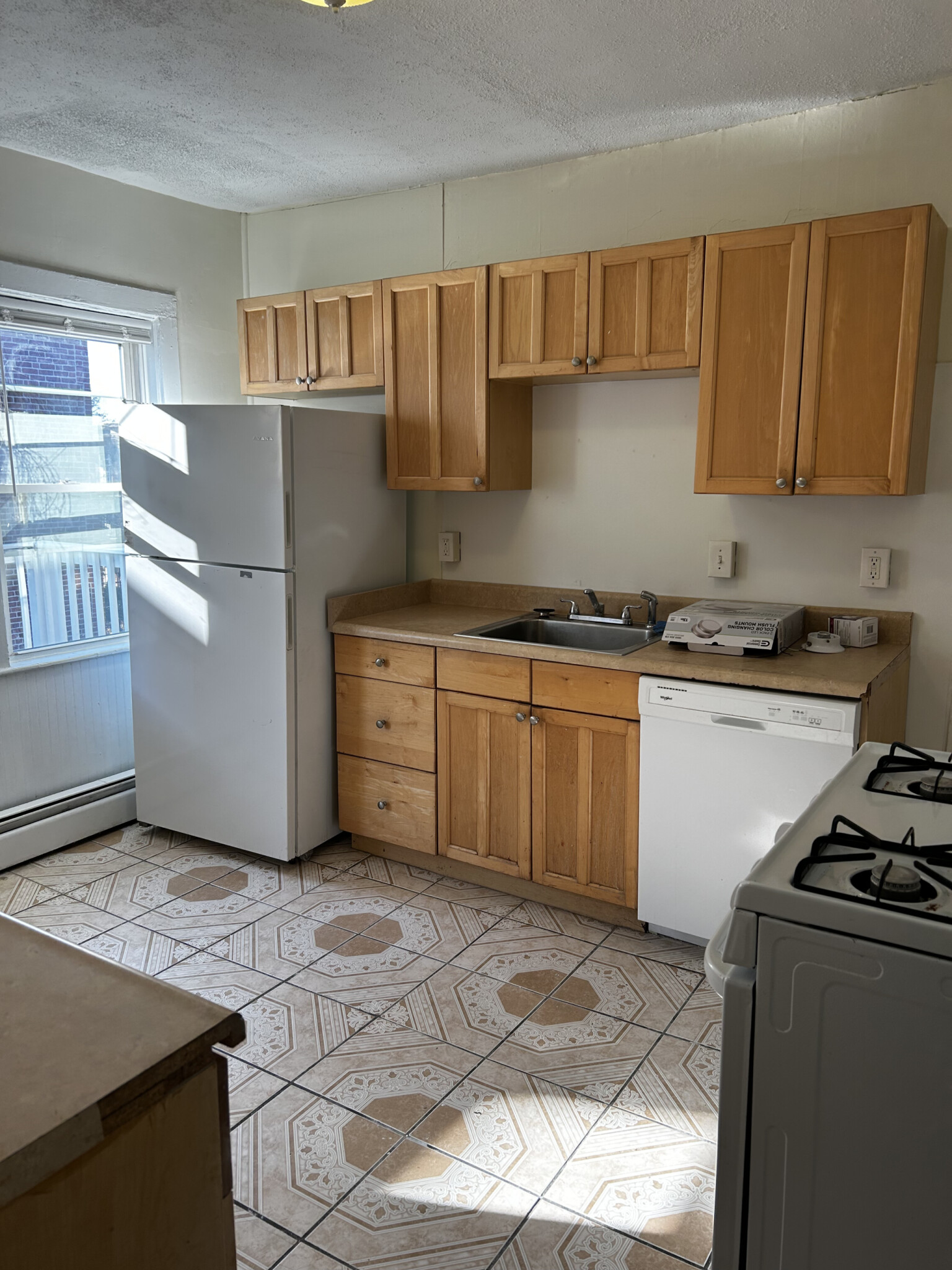 5 bed, 1 bath apartment for rent at 6 Dudley St Unit 2, North Cambridge — photo 16 of 32