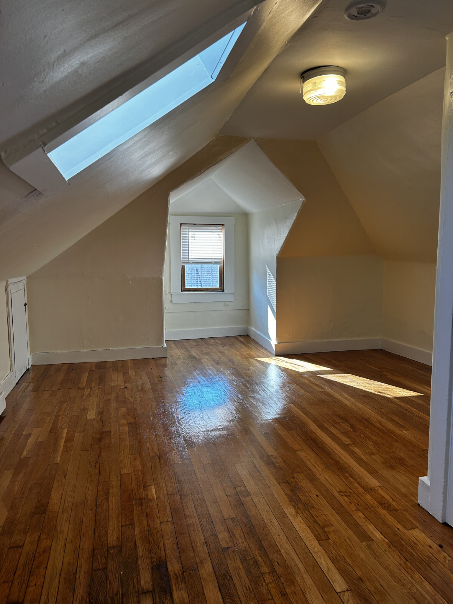 5 bed, 1 bath apartment for rent at 6 Dudley St Unit 2, North Cambridge — photo 22 of 32