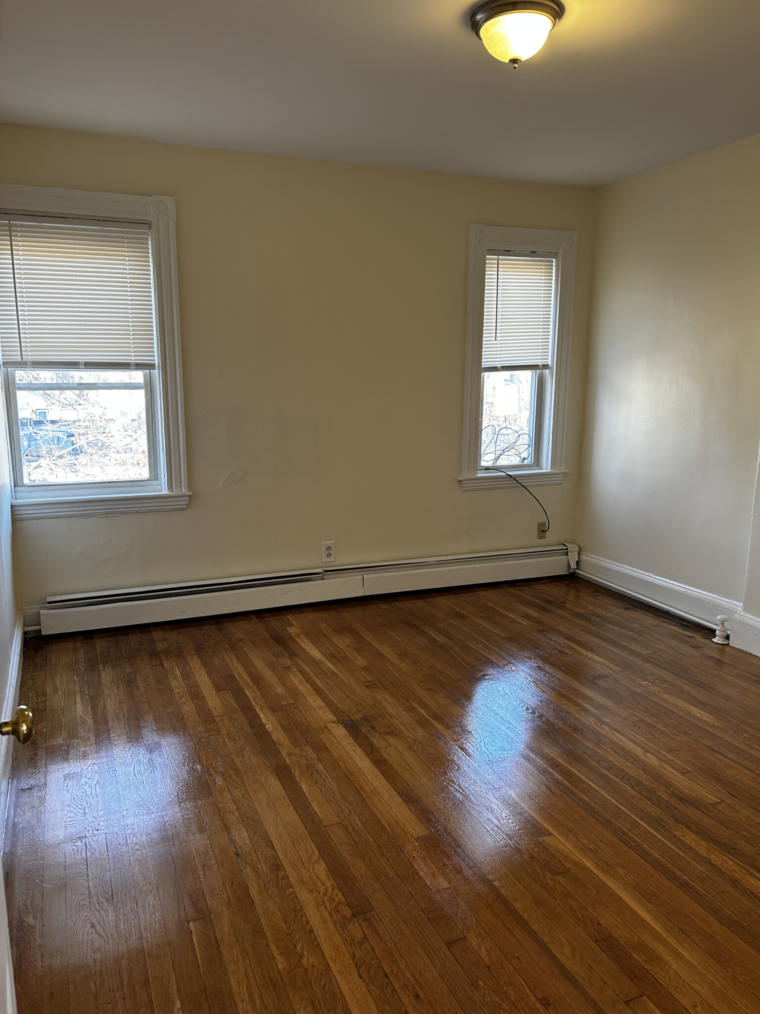 5 bed, 1 bath apartment for rent at 6 Dudley St Unit 2, North Cambridge — photo 29 of 32