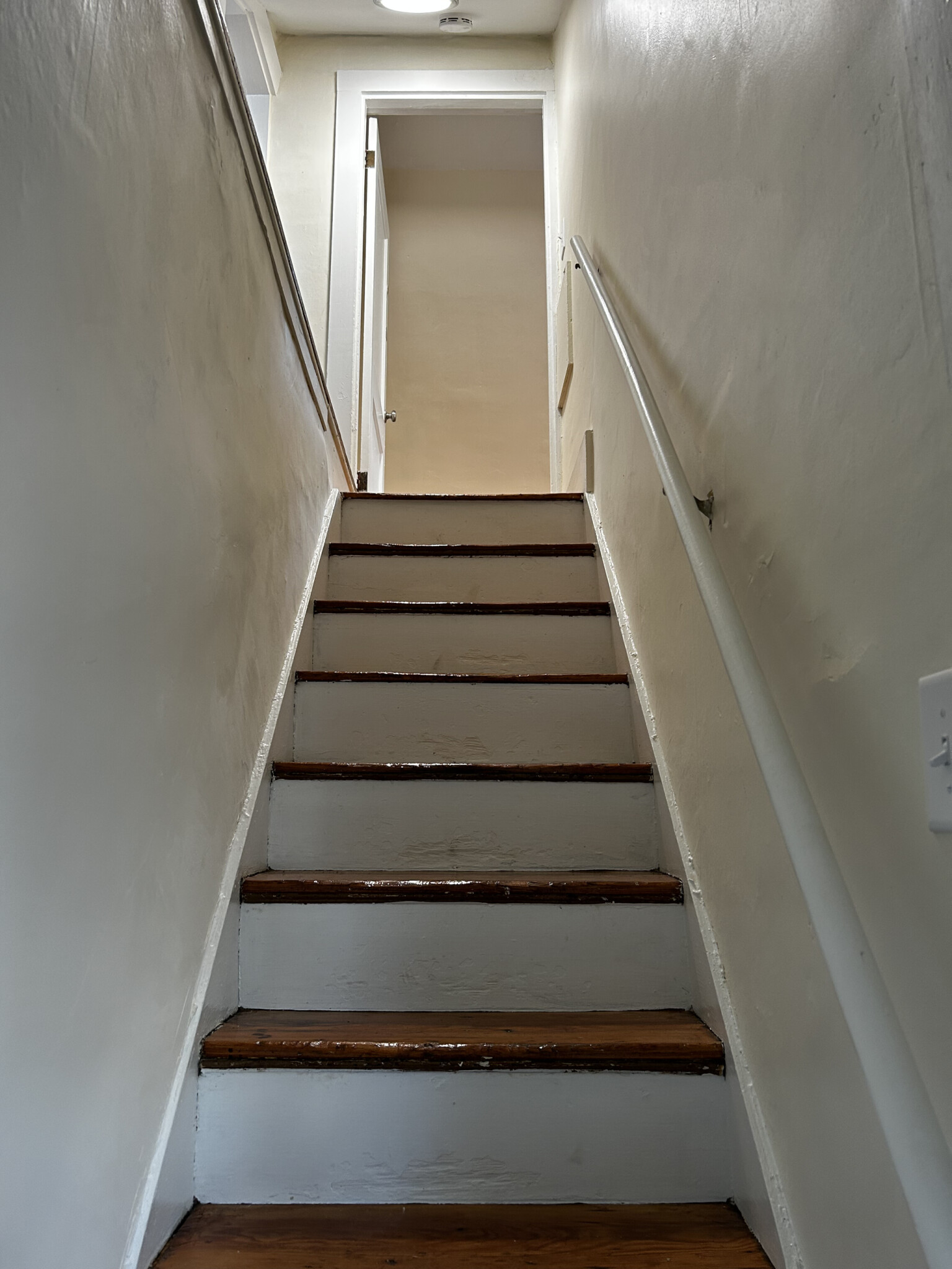 5 bed, 1 bath apartment for rent at 6 Dudley St Unit 2, North Cambridge — photo 23 of 32