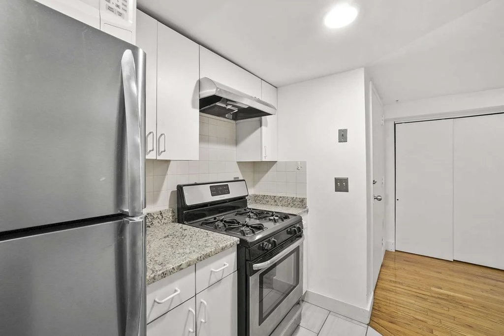 2 bed, 1 bath apartment for rent at 6 Dwight St Unit 1, South End — photo 14 of 20
