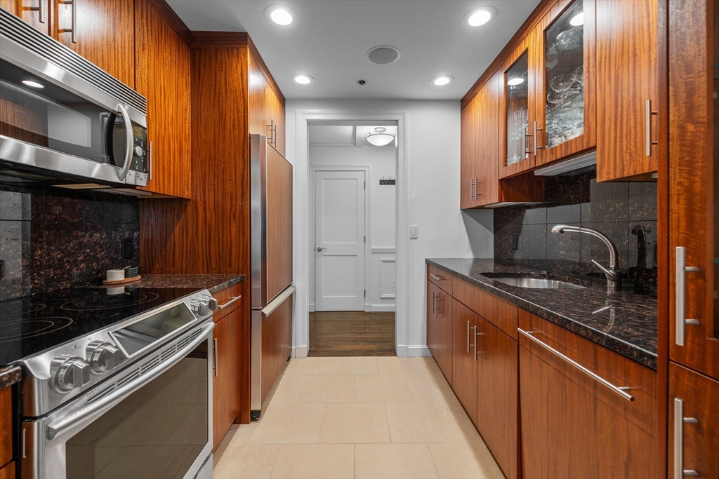 2 bed, 2 bath apartment for rent at 6 Edgerly Pl Unit 401, Back Bay — photo 9 of 19