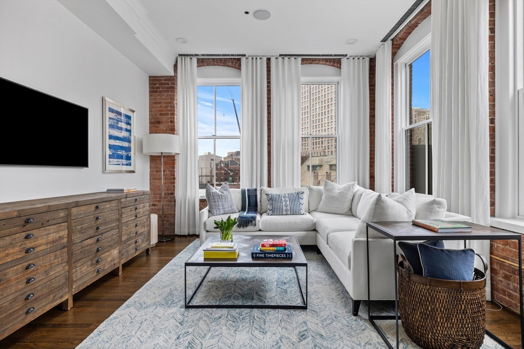 2 bed, 2 bath apartment for rent at 6 Edgerly Pl Unit 401, Back Bay