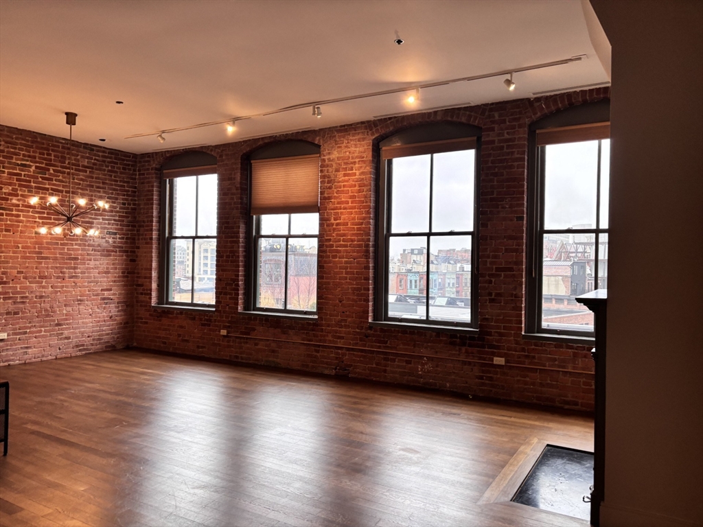 2 bed, 2 bath apartment for rent at 6 Edgerly Pl Unit 405, Back Bay — photo 2 of 17