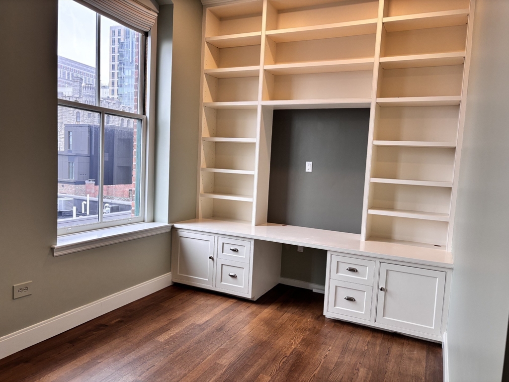 2 bed, 2 bath apartment for rent at 6 Edgerly Pl Unit 405, Back Bay — photo 5 of 17