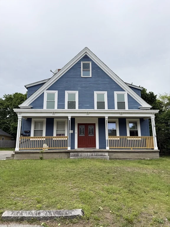 4 bed, 1 bath apartment for rent at 6 Edwards Pl Unit 2, Chelmsford — photo 1 of 40