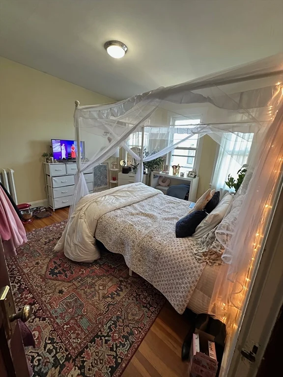 4 bed, 2 bath apartment for rent at 6 Elm Unit 3, Emerson Gardens — photo 6 of 7