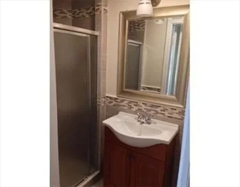 4 bed, 2 bath apartment for rent at 6 Elm Unit 3, Emerson Gardens — photo 3 of 7