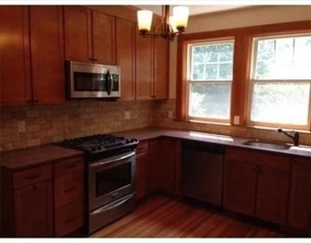 4 bed, 2 bath apartment for rent at 6 Elm Unit 3, Emerson Gardens — photo 2 of 7