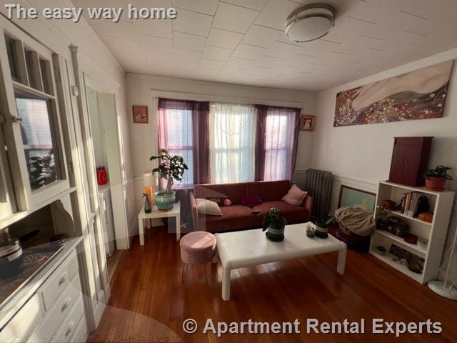 3 bed, 1 bath apartment for rent at 6 Endicott Ave Unit 2nd Floor, Teele Square — photo 3 of 9
