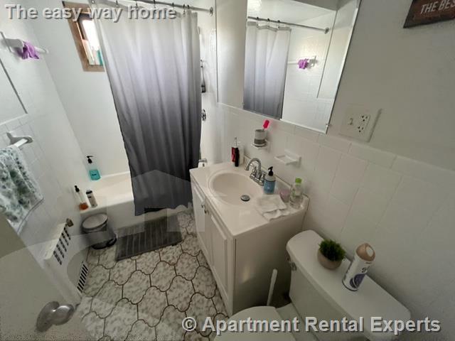 3 bed, 1 bath apartment for rent at 6 Endicott Ave Unit 2nd Floor, Teele Square — photo 4 of 9
