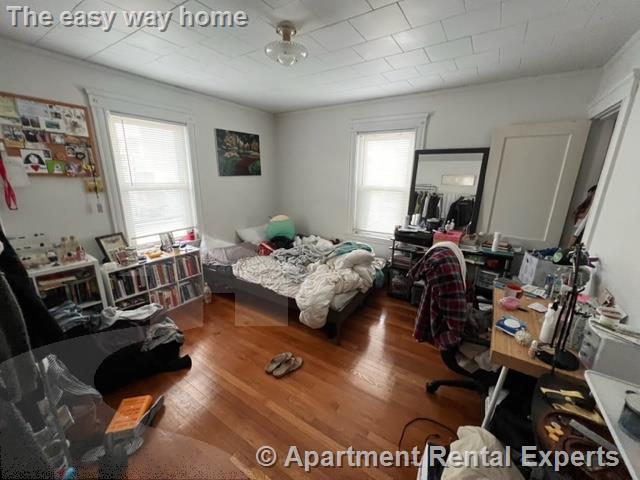 3 bed, 1 bath apartment for rent at 6 Endicott Ave Unit 2nd Floor, Teele Square — photo 5 of 9