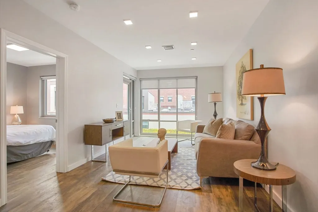 3 bed, 2 bath apartment for rent at 6 Essex St Unit 301, Central Square — photo 7 of 9