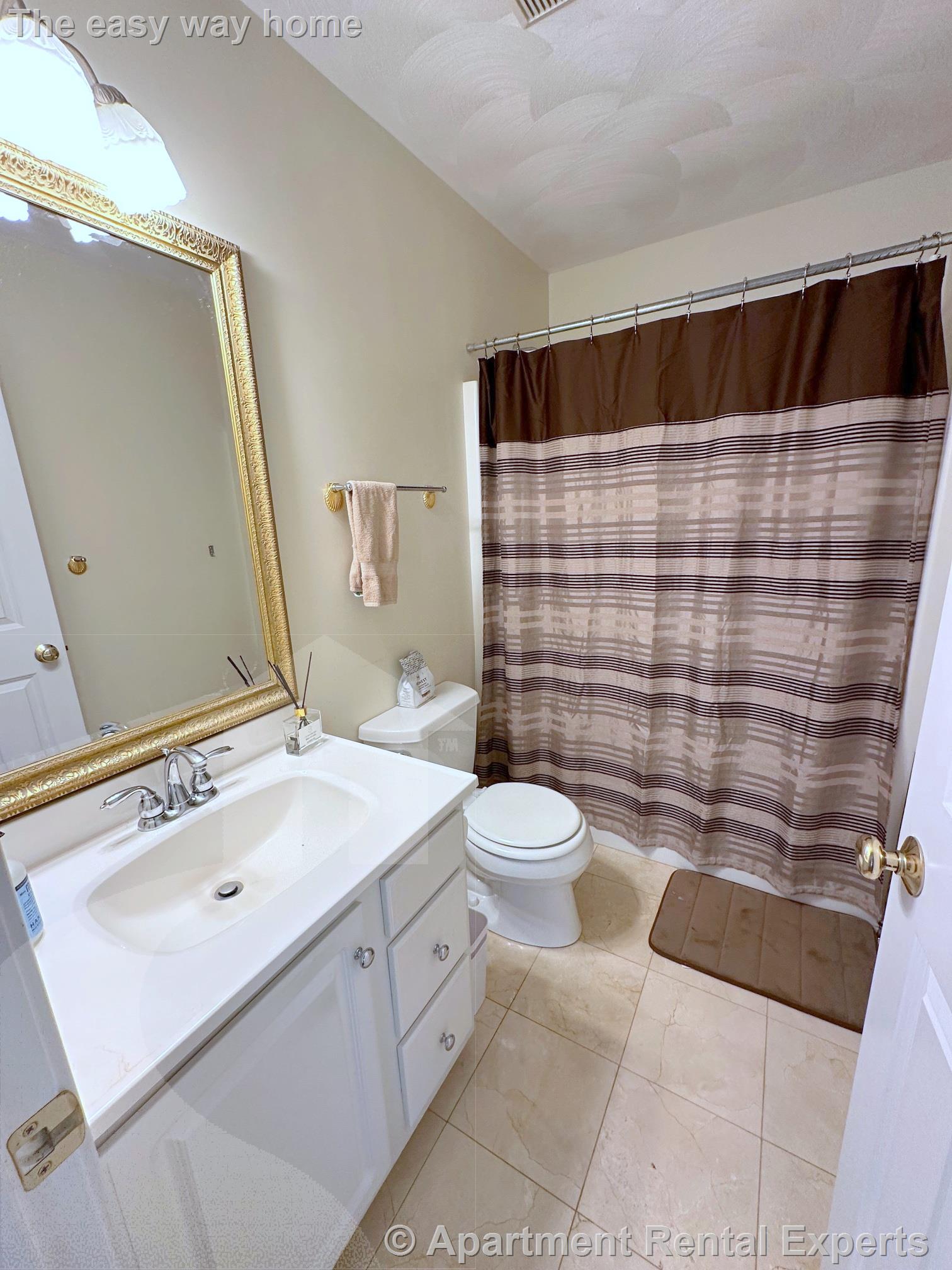 5 bed, 3 bath apartment for rent at 6 Farmers Circle, Arlington Center — photo 15 of 35