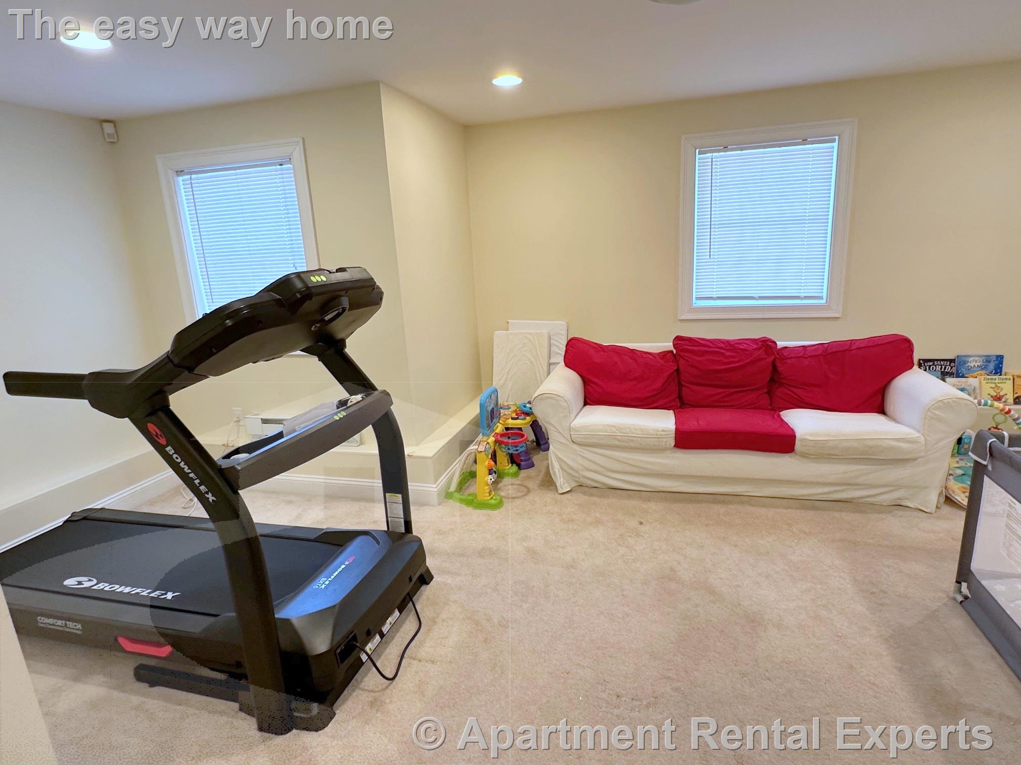 5 bed, 3 bath apartment for rent at 6 Farmers Circle, Arlington Center — photo 28 of 35