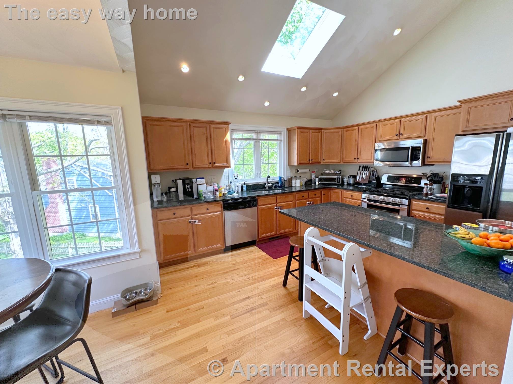 5 bed, 3 bath apartment for rent at 6 Farmers Circle, Arlington Center — photo 11 of 35