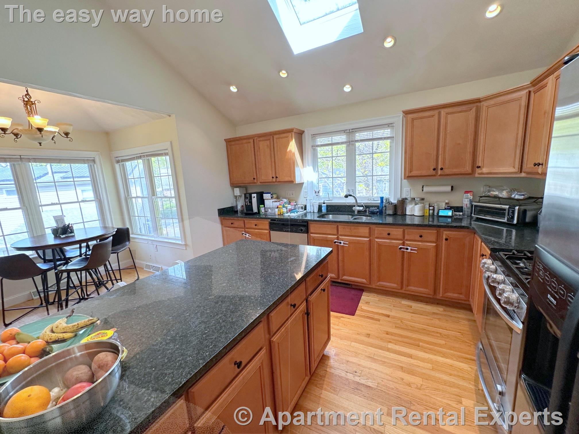 5 bed, 3 bath apartment for rent at 6 Farmers Circle, Arlington Center — photo 10 of 35