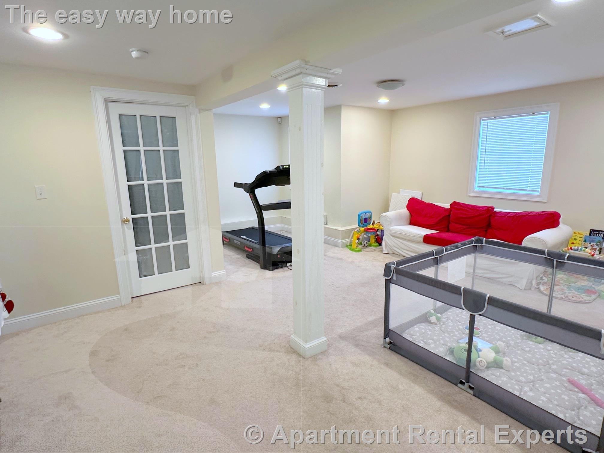5 bed, 3 bath apartment for rent at 6 Farmers Circle, Arlington Center — photo 29 of 35