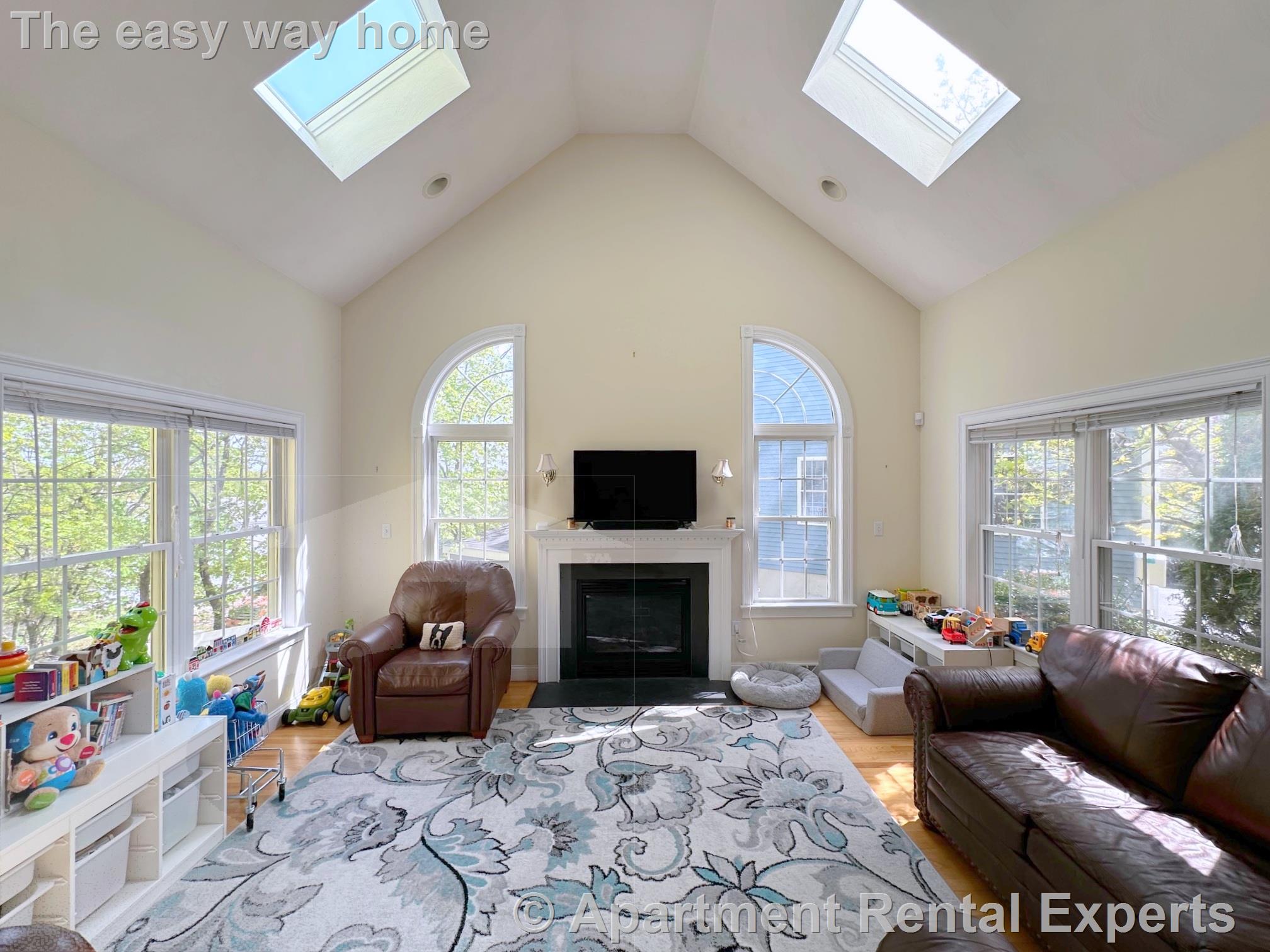 5 bed, 3 bath apartment for rent at 6 Farmers Circle, Arlington Center — photo 5 of 35