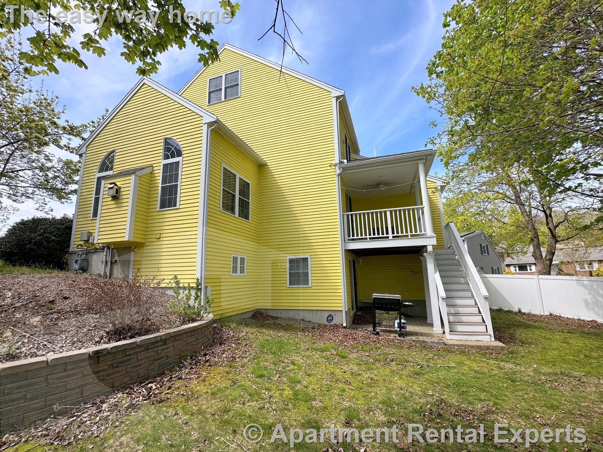 5 bed, 3 bath apartment for rent at 6 Farmers Circle, Arlington Center — photo 2 of 35