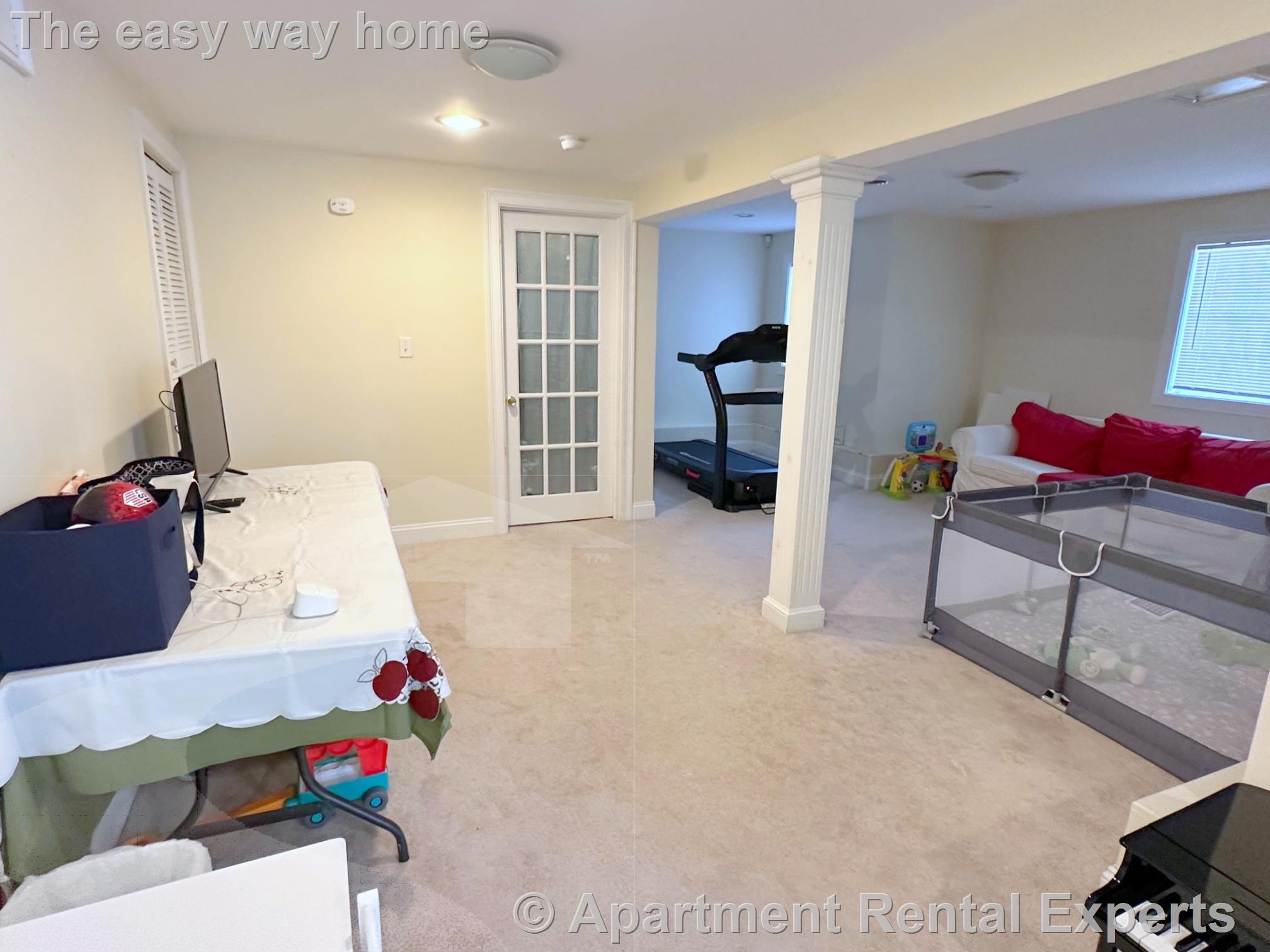 5 bed, 3 bath apartment for rent at 6 Farmers Circle, Arlington Center — photo 27 of 35
